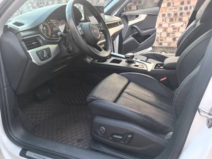 2020 Audi A4L 2.0T 190HP L4 7DCT,autocango,china used car exporter,china ev exporter,chinese used car exporter,chinese used ev exporter