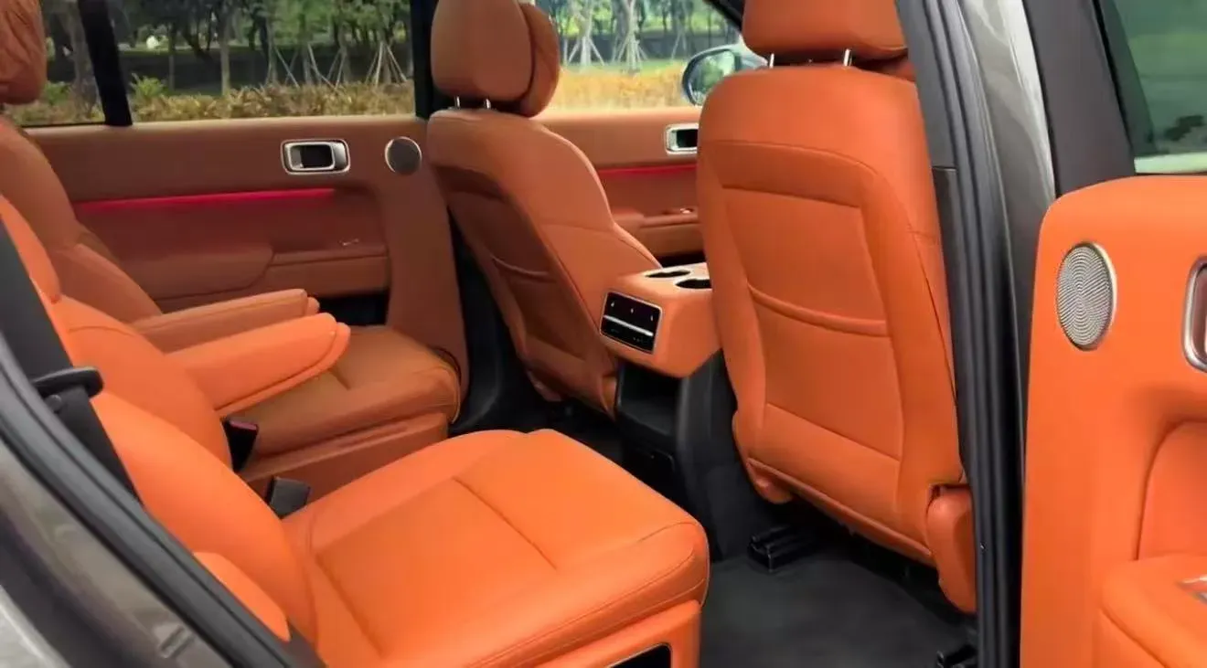 2023 Li L8 Range Extended 154HP REEV 40.9KWH,autocango,china used car exporter,china ev exporter,chinese used car exporter,chinese used ev exporter