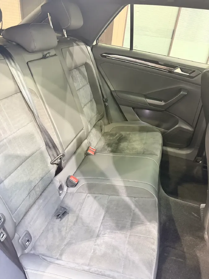 2022 Volkswagen T-Roc 1.4T 150HP L4 7DCT,autocango,china used car exporter,china ev exporter,chinese used car exporter,chinese used ev exporter