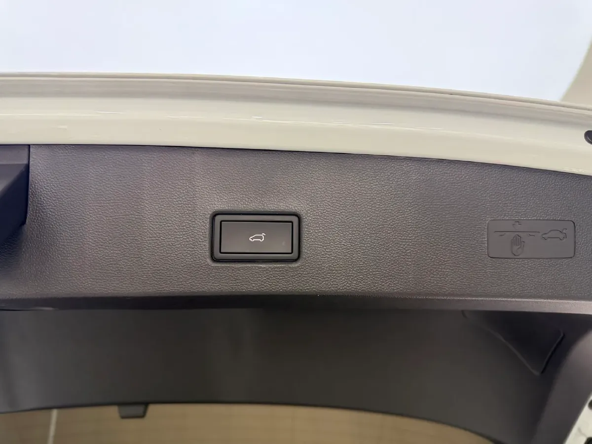 2022 Volkswagen T-Roc 1.4T 150HP L4 7DCT,autocango,china used car exporter,china ev exporter,chinese used car exporter,chinese used ev exporter