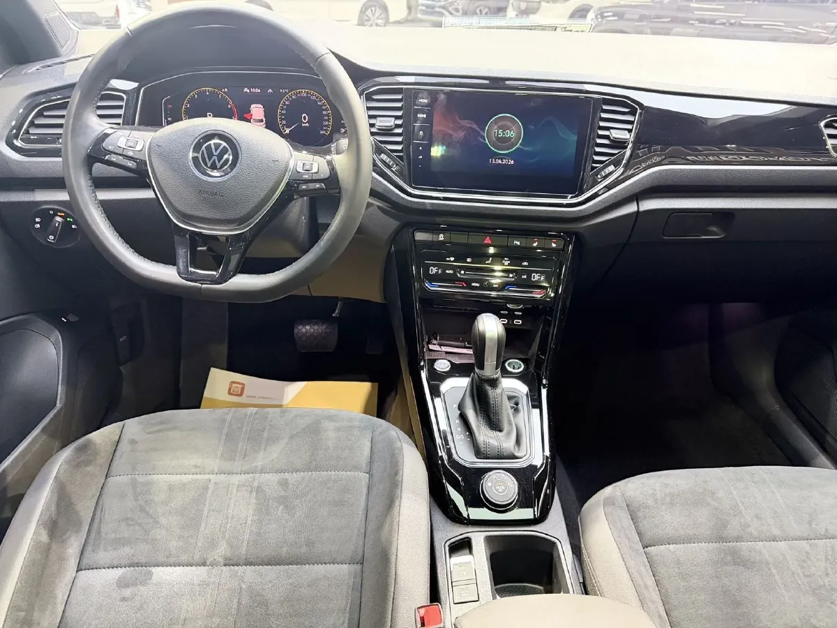 2022 Volkswagen T-Roc 1.4T 150HP L4 7DCT,autocango,china used car exporter,china ev exporter,chinese used car exporter,chinese used ev exporter