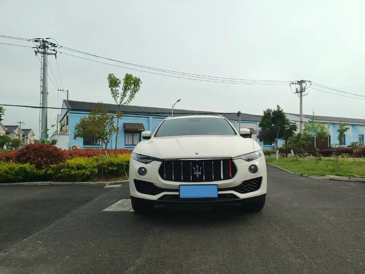 2018 Maserati Levante 3.0T 350HP V6 8AT,autocango,china used car exporter,china ev exporter,chinese used car exporter,chinese used ev exporter
