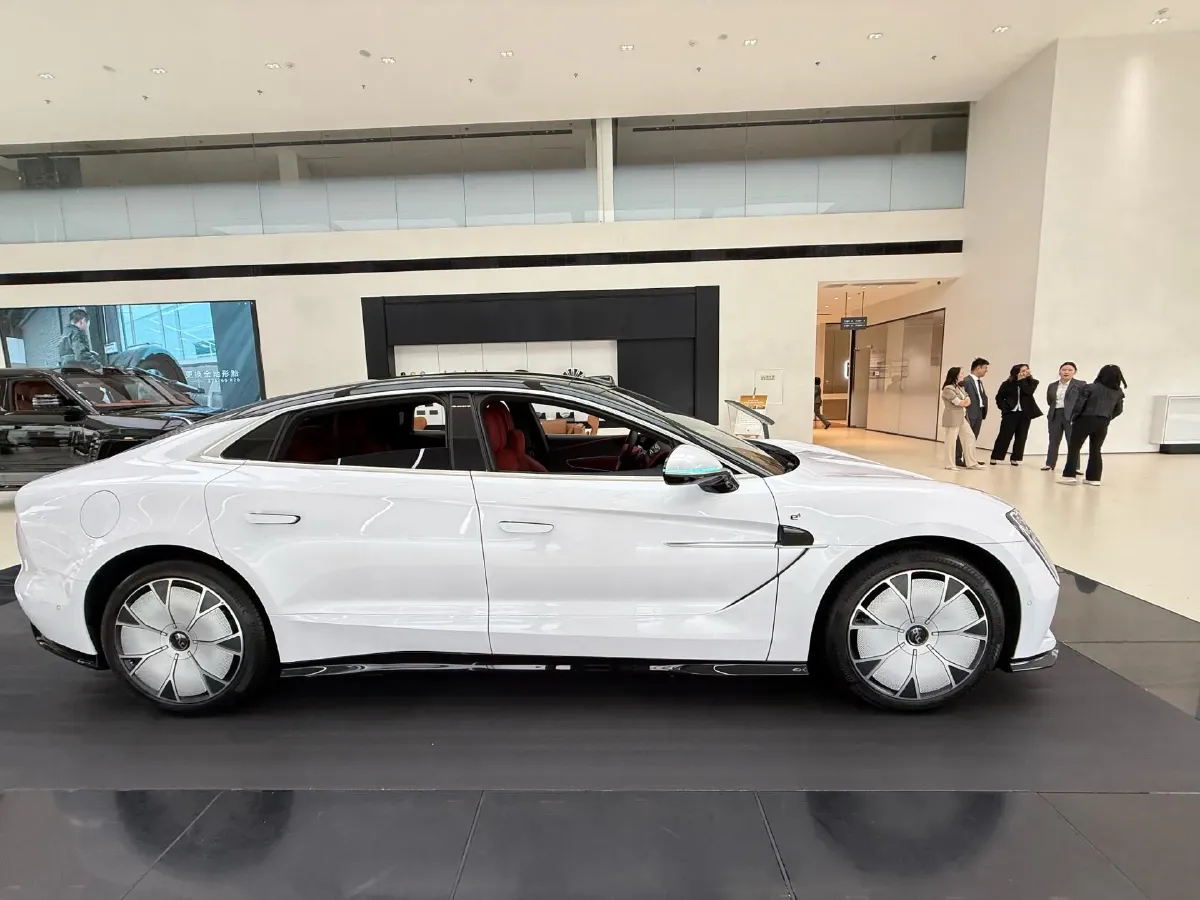 2025 YangWang U7 BEV 135.5KWH,autocango,china used car exporter,china ev exporter,chinese used car exporter,chinese used ev exporter