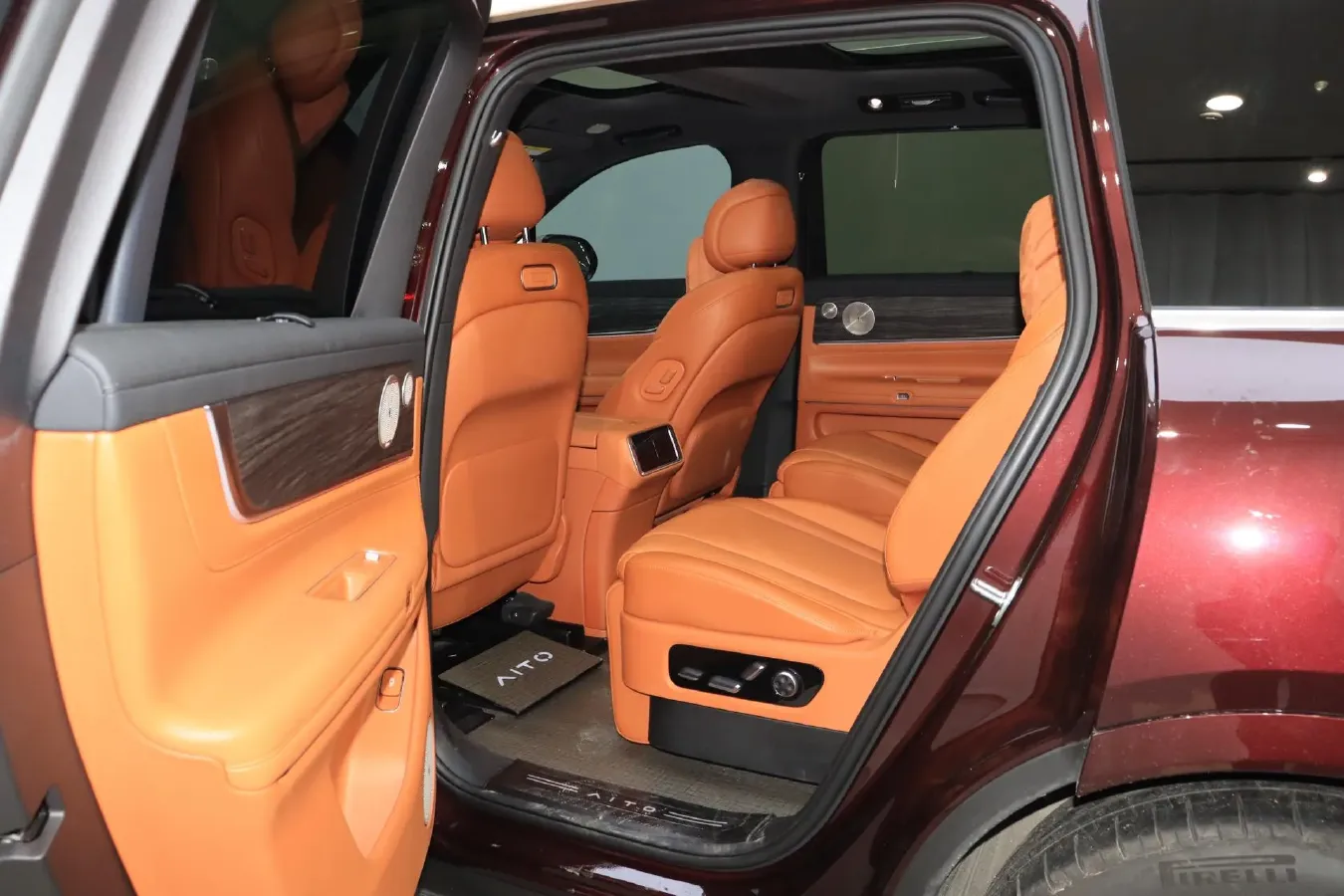 2025 AITO AITO M9 BEV 100KWH,autocango,china used car exporter,china ev exporter,chinese used car exporter,chinese used ev exporter