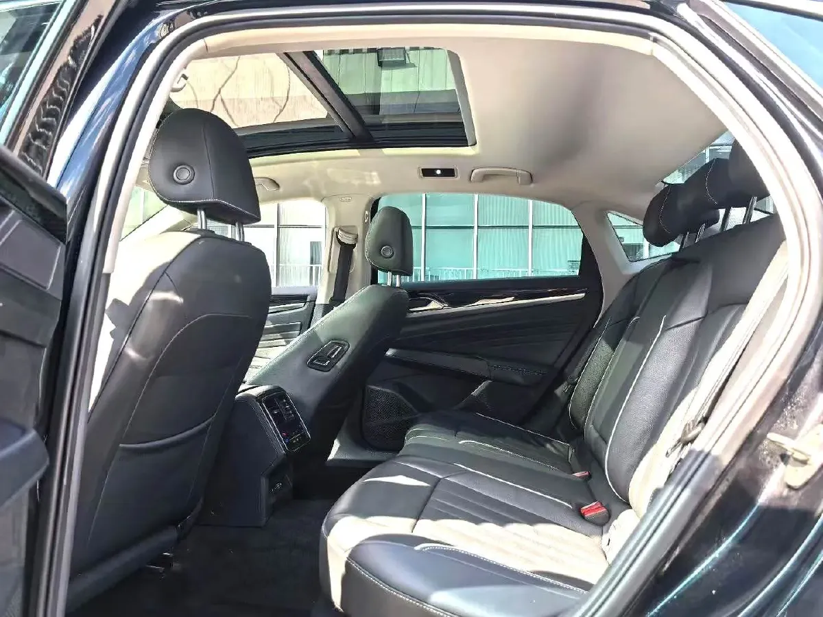 2023 Volkswagen Passat 2.0T 186HP L4 7DCT,autocango,china used car exporter,china ev exporter,chinese used car exporter,chinese used ev exporter