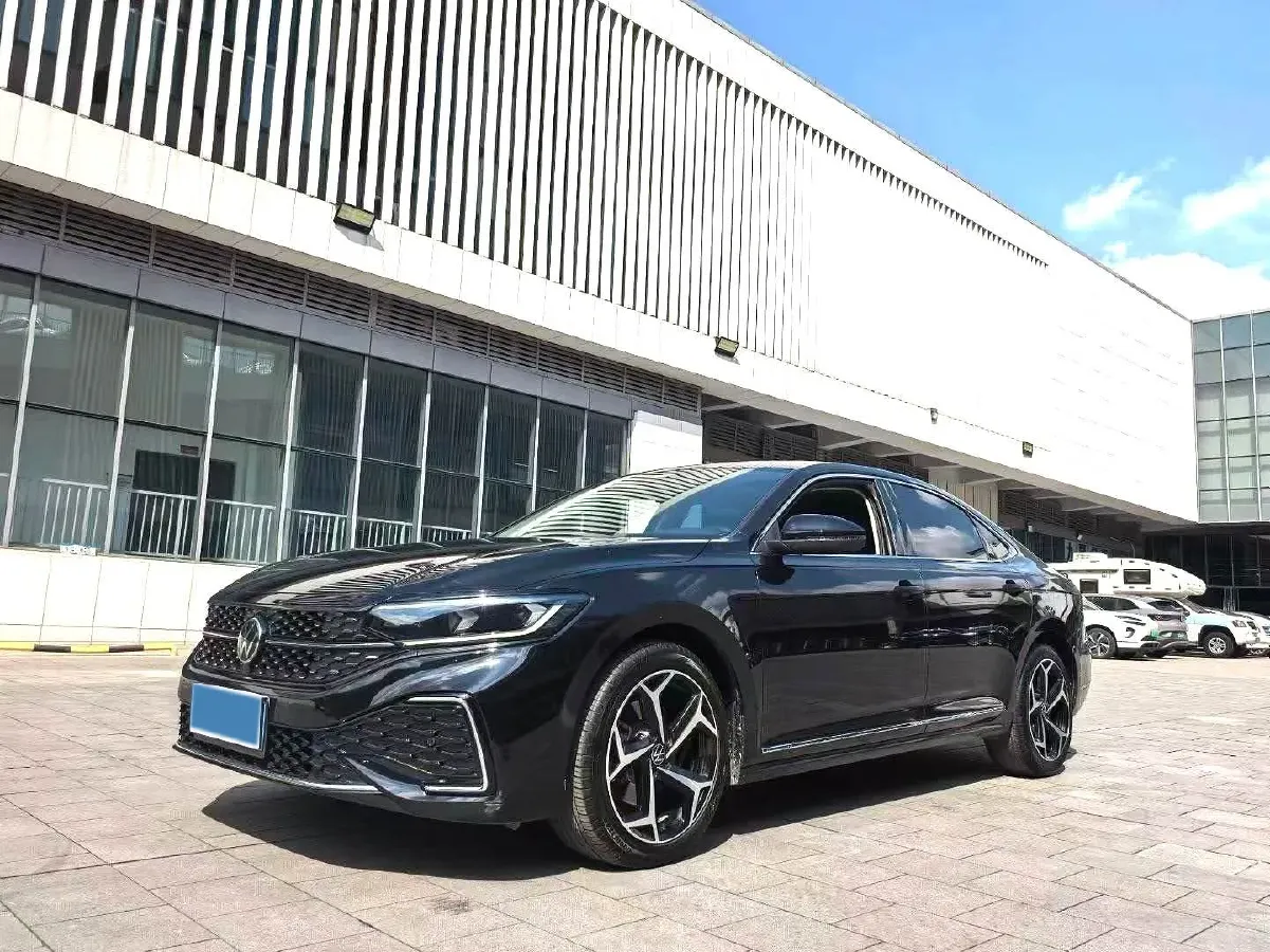 2023 Volkswagen Passat 2.0T 186HP L4 7DCT,autocango,china used car exporter,china ev exporter,chinese used car exporter,chinese used ev exporter