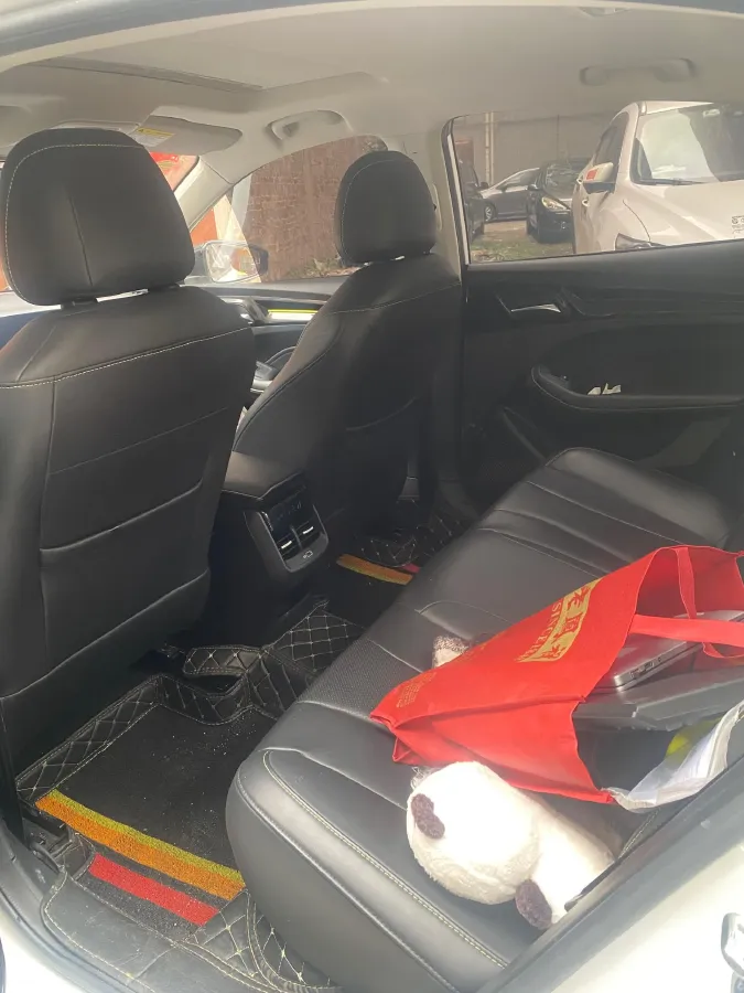 2021 Roewe i5 1.5L 120HP L4 CVT,autocango,china used car exporter,china ev exporter,chinese used car exporter,chinese used ev exporter