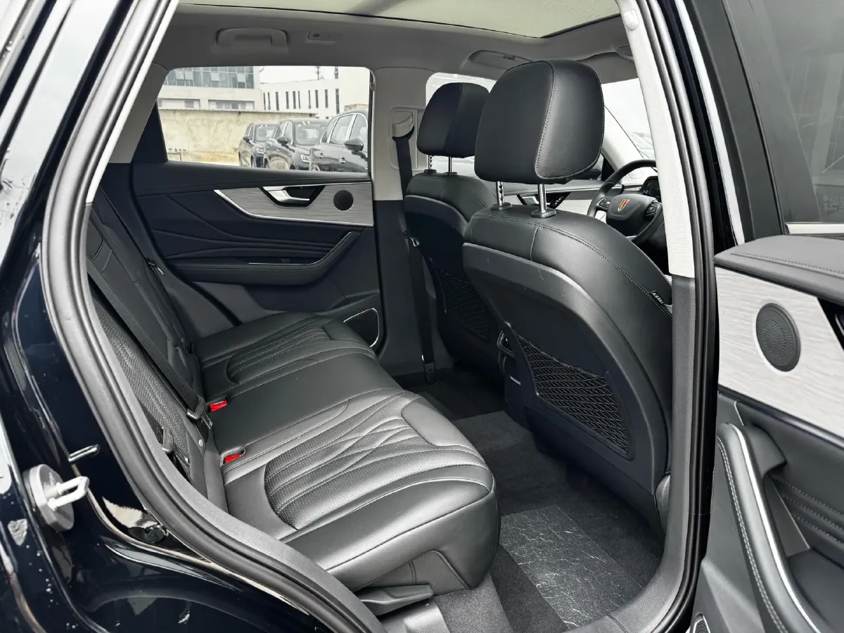 2025 HongQi HS5 2.0T 252HP L4 8AT,autocango,china used car exporter,china ev exporter,chinese used car exporter,chinese used ev exporter