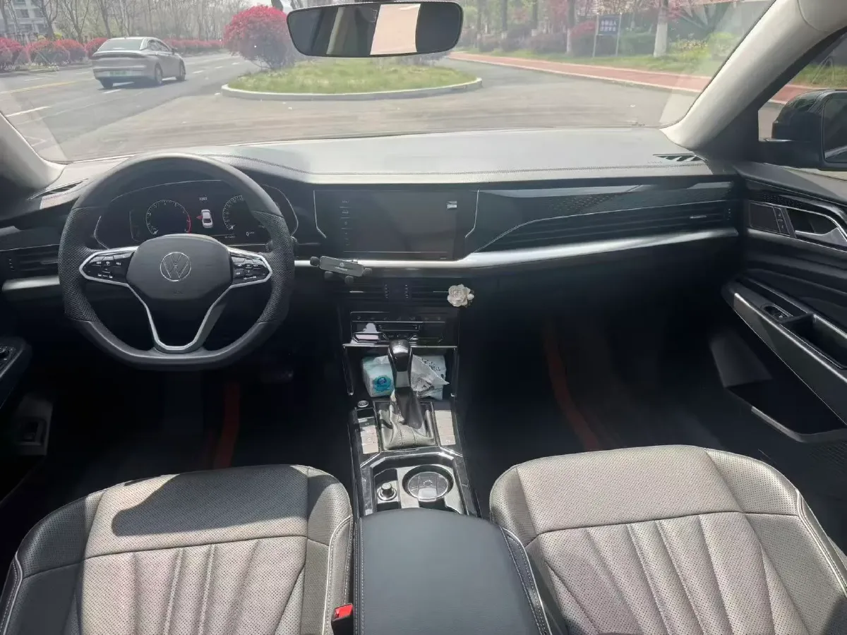 2024 Volkswagen Passat 2.0T 186HP L4 7DCT,autocango,china used car exporter,china ev exporter,chinese used car exporter,chinese used ev exporter