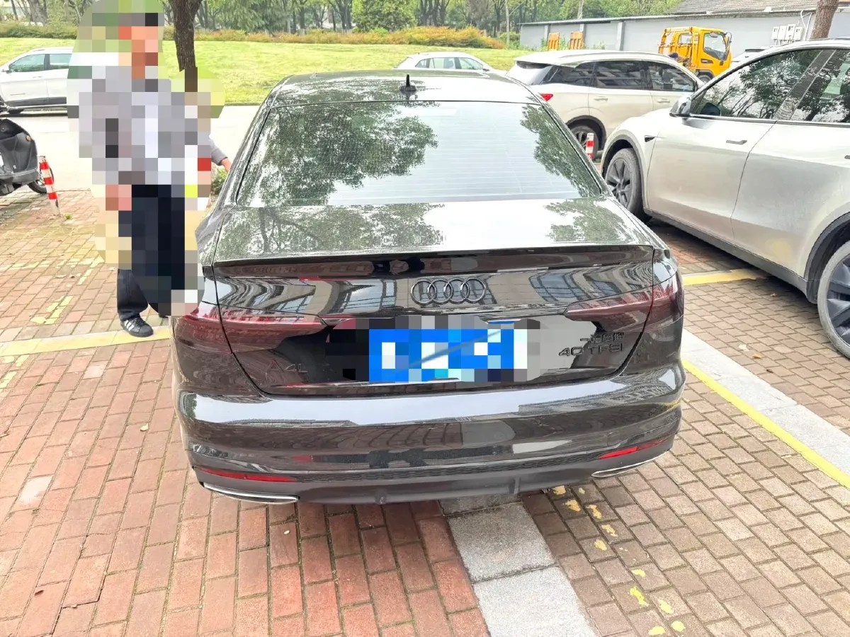 2023 Audi A4L 2.0T 190HP L4 7DCT,autocango,china used car exporter,china ev exporter,chinese used car exporter,chinese used ev exporter