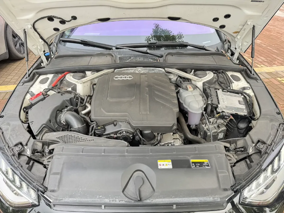 2023 Audi A4L 2.0T 190HP L4 7DCT,autocango,china used car exporter,china ev exporter,chinese used car exporter,chinese used ev exporter