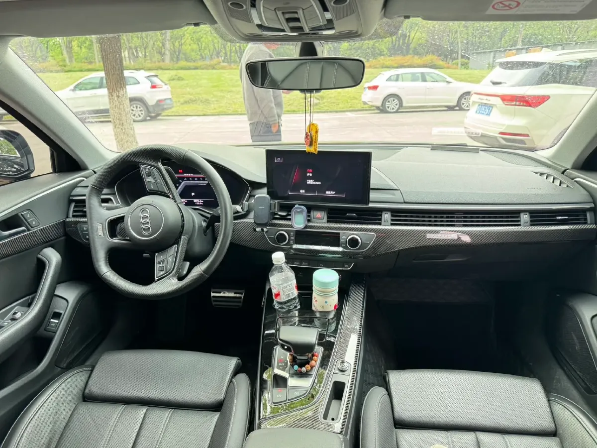 2023 Audi A4L 2.0T 190HP L4 7DCT,autocango,china used car exporter,china ev exporter,chinese used car exporter,chinese used ev exporter