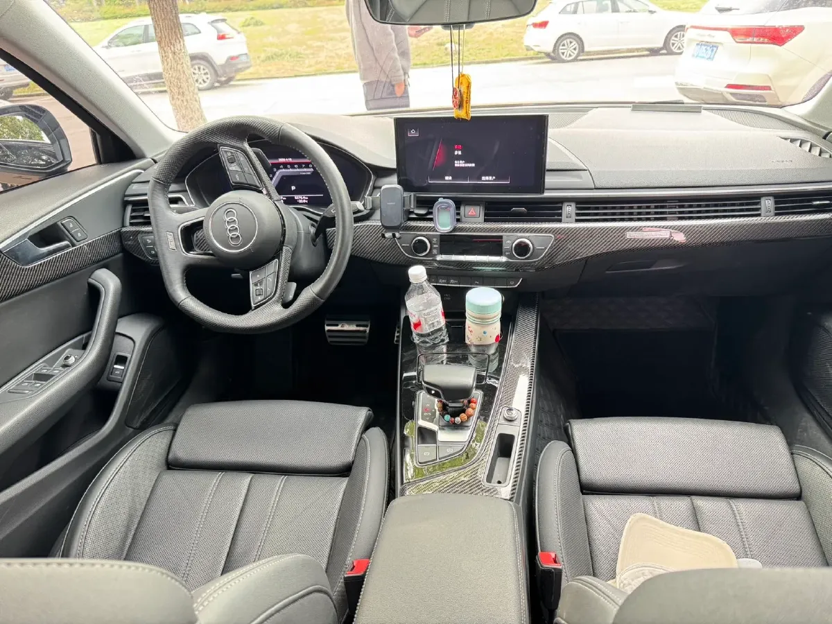 2023 Audi A4L 2.0T 190HP L4 7DCT,autocango,china used car exporter,china ev exporter,chinese used car exporter,chinese used ev exporter