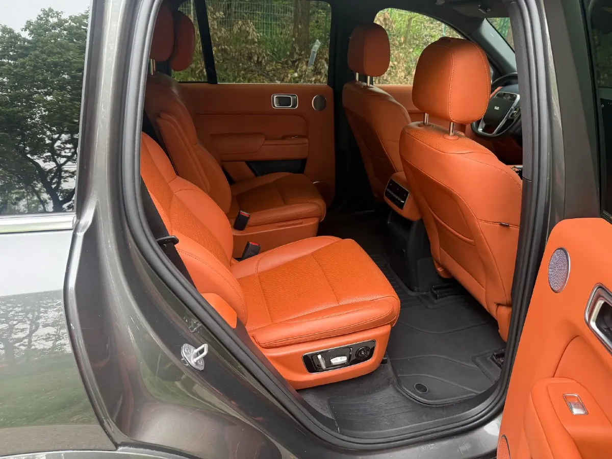 2023 Li L8 Range Extended 154HP REEV 40.9KWH,autocango,china used car exporter,china ev exporter,chinese used car exporter,chinese used ev exporter