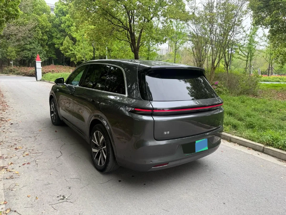 2023 Li L8 Range Extended 154HP REEV 40.9KWH,autocango,china used car exporter,china ev exporter,chinese used car exporter,chinese used ev exporter