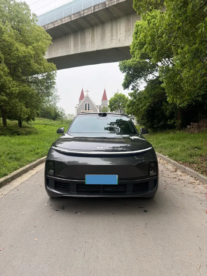 2023 Li L8 Range Extended 154HP REEV 40.9KWH,autocango,china used car exporter,china ev exporter,chinese used car exporter,chinese used ev exporter
