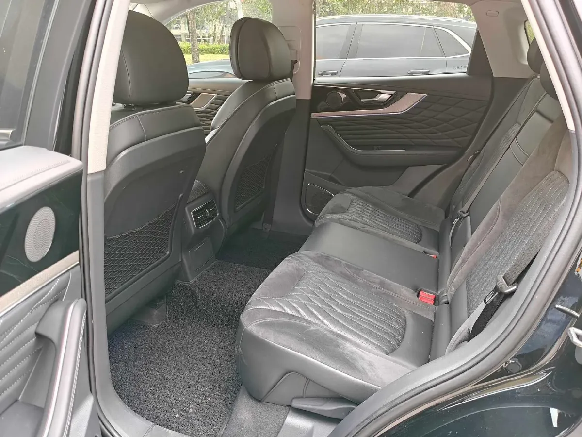 2022 HongQi HS5 2.0T 224HP L4 6AT,autocango,china used car exporter,china ev exporter,chinese used car exporter,chinese used ev exporter