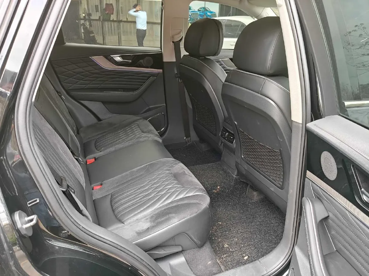 2022 HongQi HS5 2.0T 224HP L4 6AT,autocango,china used car exporter,china ev exporter,chinese used car exporter,chinese used ev exporter