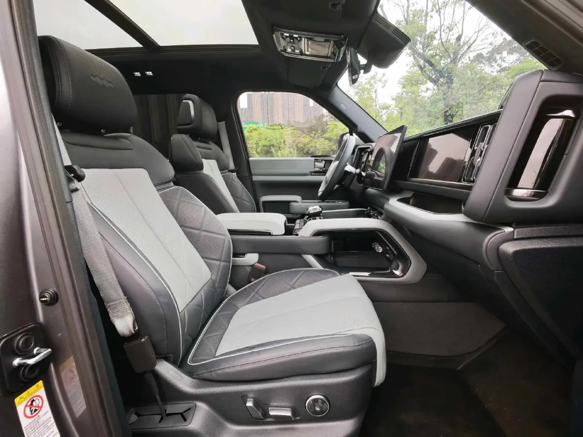 2023 FangChengBao Bao 5 1.5T 194HP L4 E-CVT PHEV 31.8KWH,autocango,china used car exporter,china ev exporter,chinese used car exporter,chinese used ev exporter