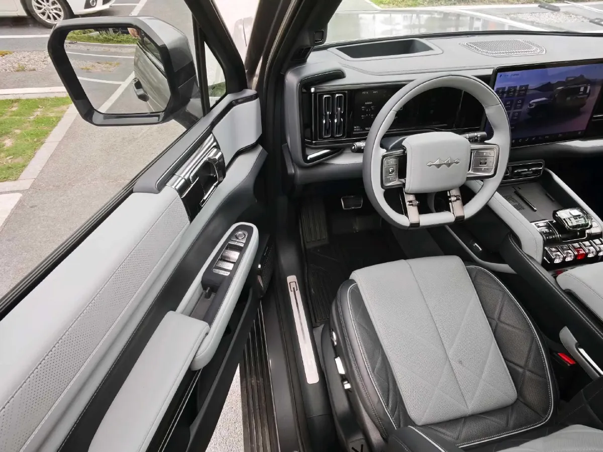 2023 FangChengBao Bao 5 1.5T 194HP L4 E-CVT PHEV 31.8KWH,autocango,china used car exporter,china ev exporter,chinese used car exporter,chinese used ev exporter