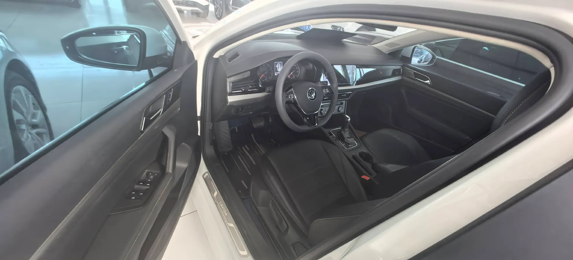 2021 Volkswagen Lavida 1.5L 113HP L4 6AT,autocango,china used car exporter,china ev exporter,chinese used car exporter,chinese used ev exporter