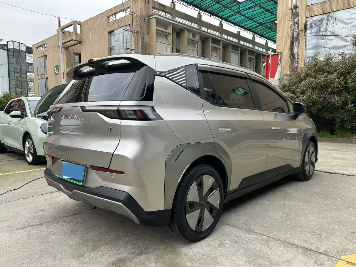 2022 Geely Okavango 1.8T 184HP L4 7DCT,autocango,china used car exporter,china ev exporter,chinese used car exporter,chinese used ev exporter