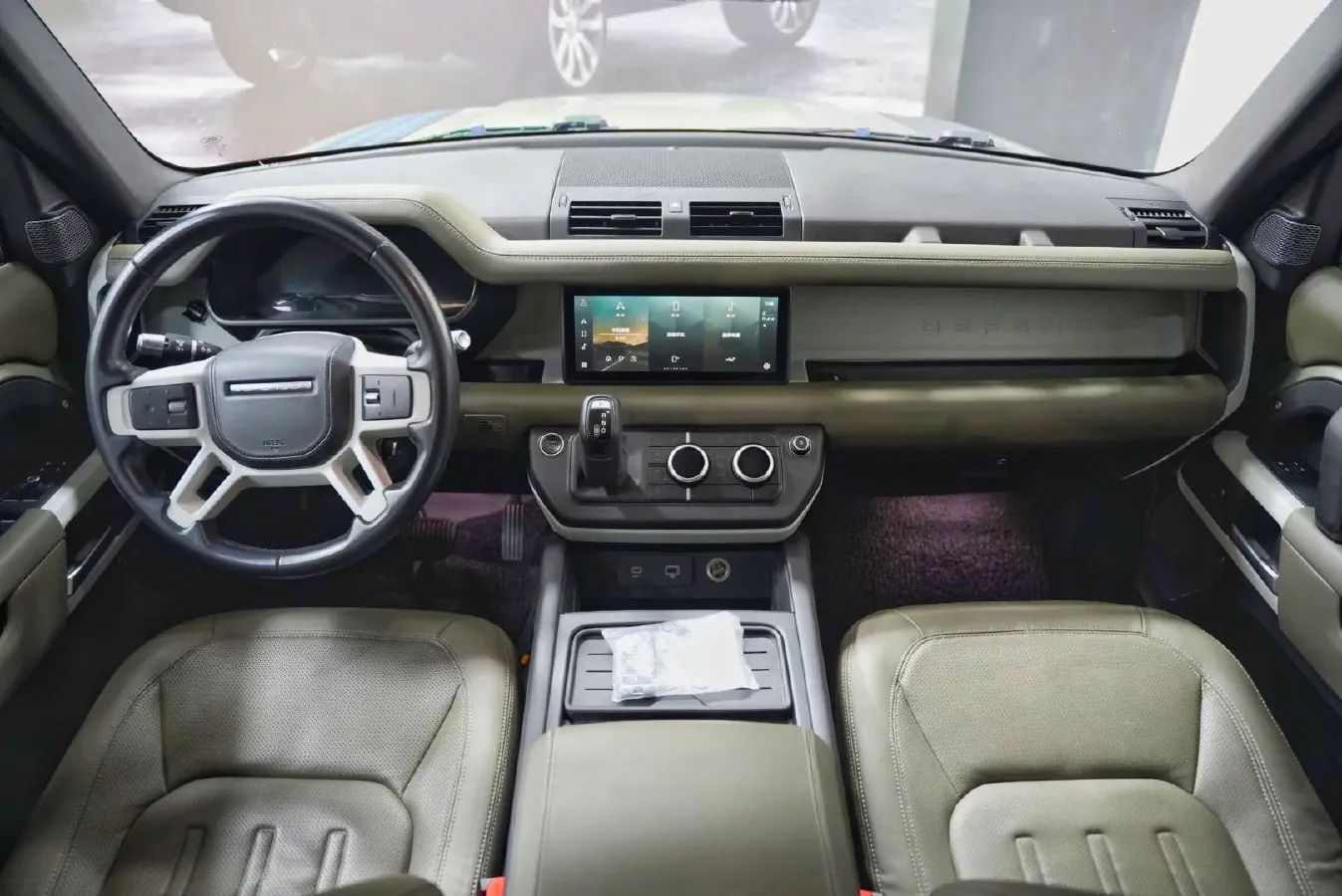 2020 Land Rover Defender 3.0T 400HP L6 8AT,autocango,china used car exporter,china ev exporter,chinese used car exporter,chinese used ev exporter