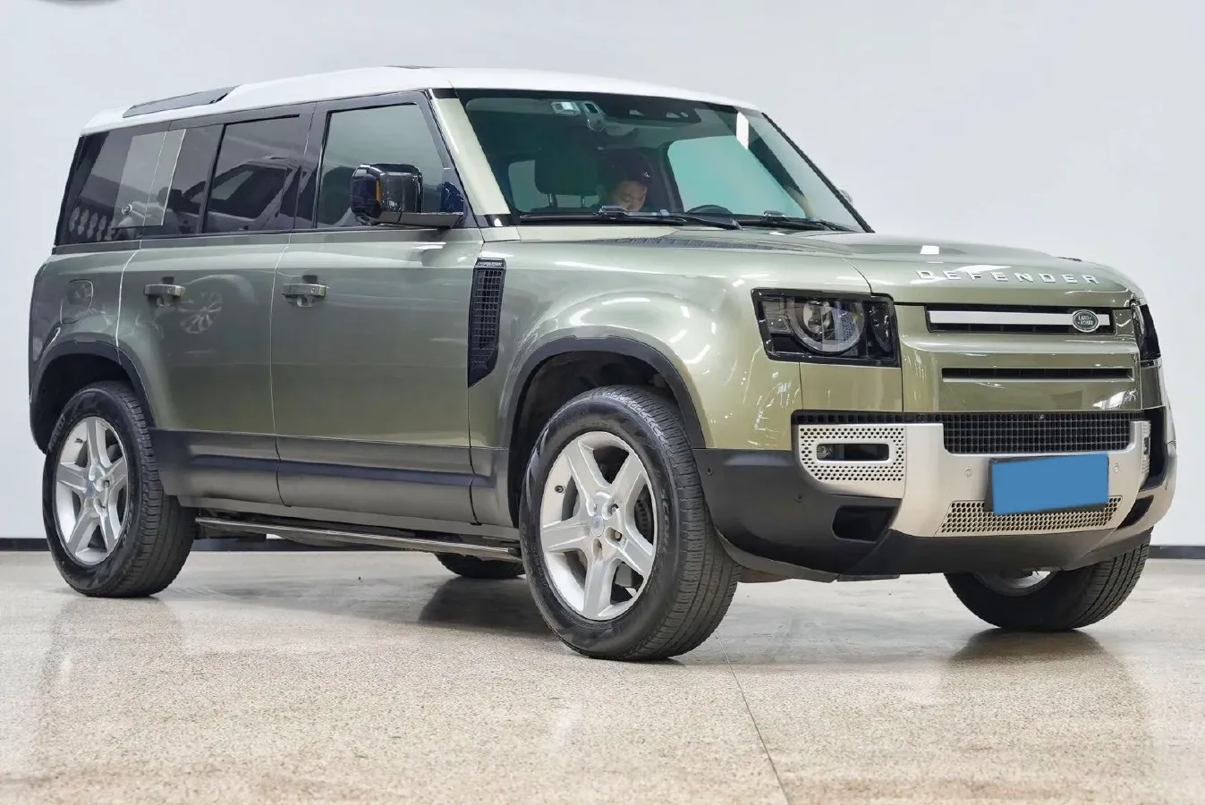 2020 Land Rover Defender 3.0T 400HP L6 8AT,autocango,china used car exporter,china ev exporter,chinese used car exporter,chinese used ev exporter