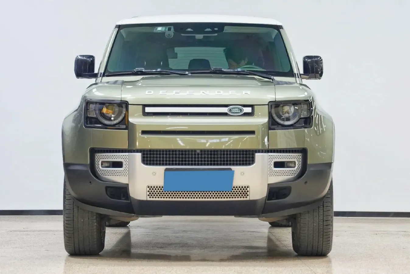 2020 Land Rover Defender 3.0T 400HP L6 8AT,autocango,china used car exporter,china ev exporter,chinese used car exporter,chinese used ev exporter