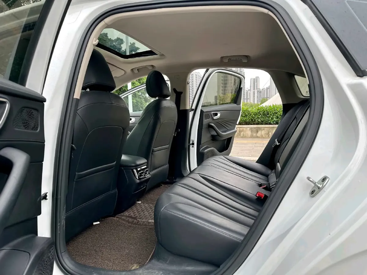 2023 Roewe D7 1.5L 112HP L4 1DHT PHEV 21.4KWH,autocango,china used car exporter,china ev exporter,chinese used car exporter,chinese used ev exporter