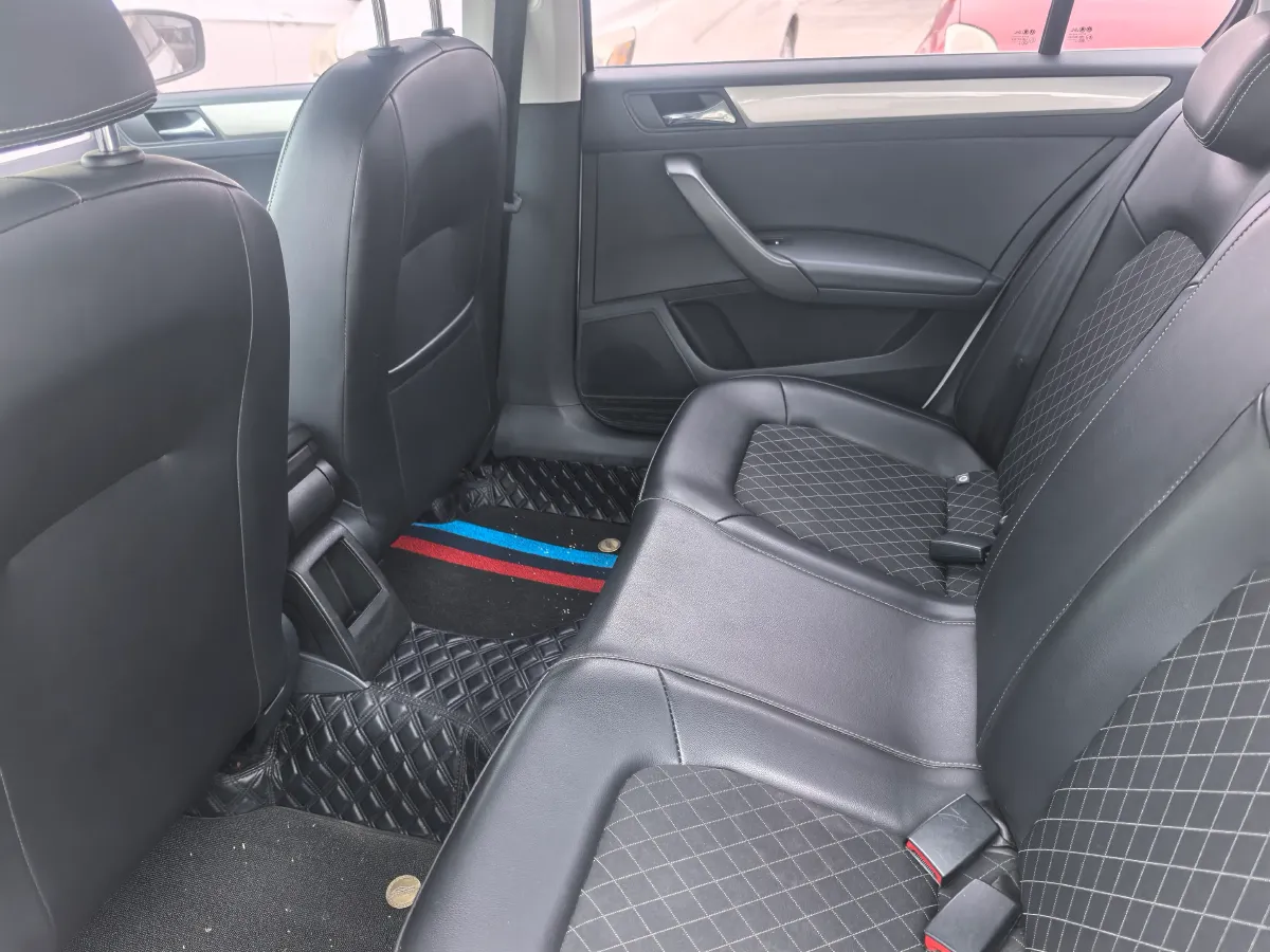 2019 Skoda Rapid Spaceback 1.5L 110HP L4 6AT,autocango,china used car exporter,china ev exporter,chinese used car exporter,chinese used ev exporter