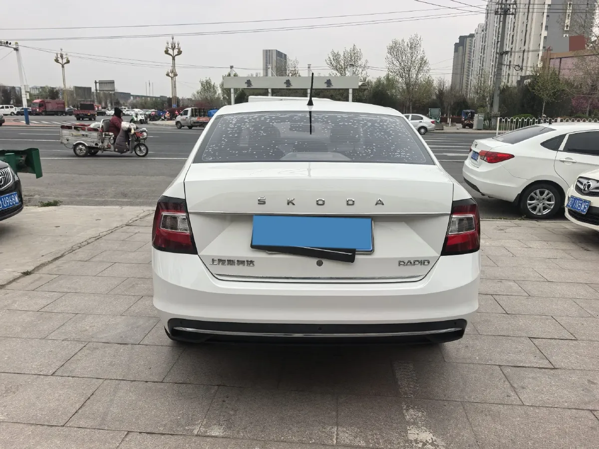 2019 Skoda Rapid Spaceback 1.5L 110HP L4 6AT,autocango,china used car exporter,china ev exporter,chinese used car exporter,chinese used ev exporter