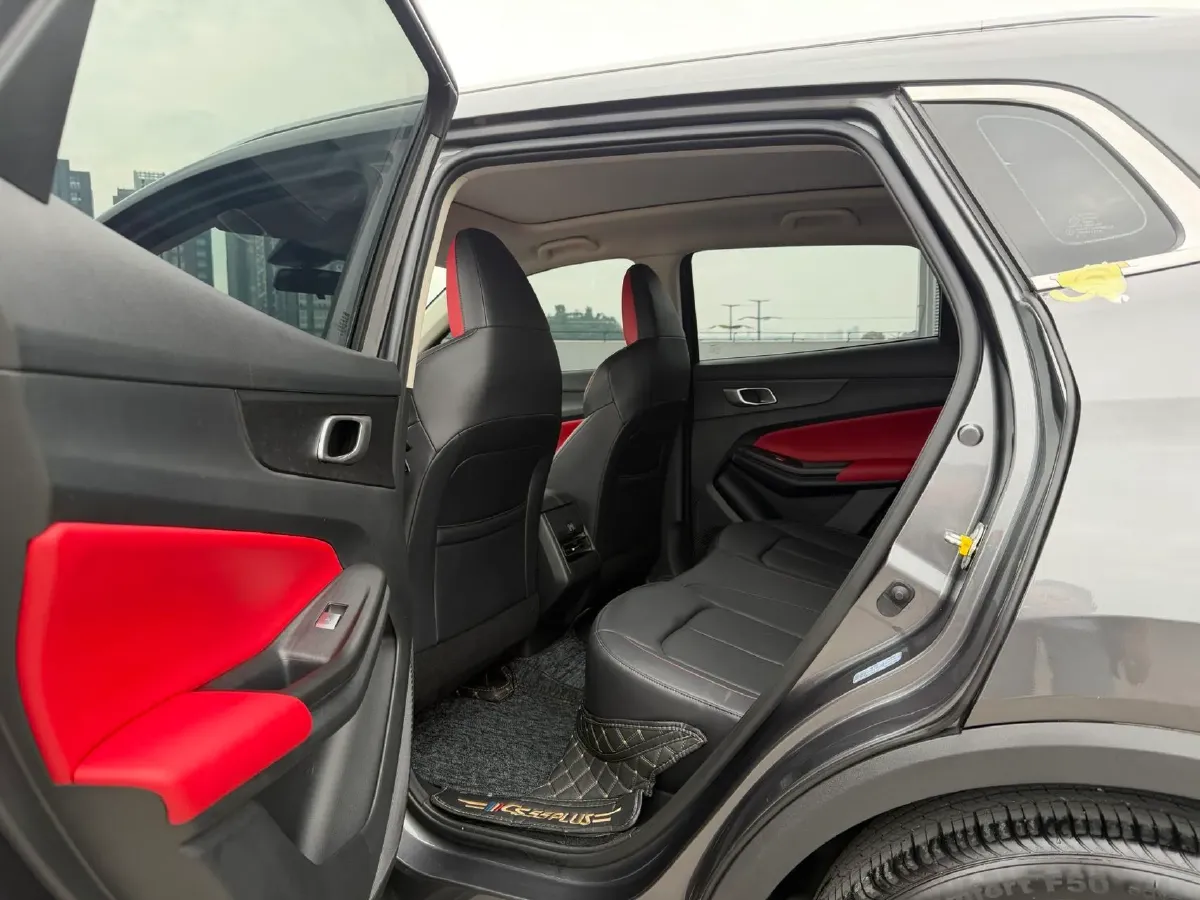 2022 ChangAn Oshan X7 Plus 1.5T 188HP L4 7DCT,autocango,china used car exporter,china ev exporter,chinese used car exporter,chinese used ev exporter