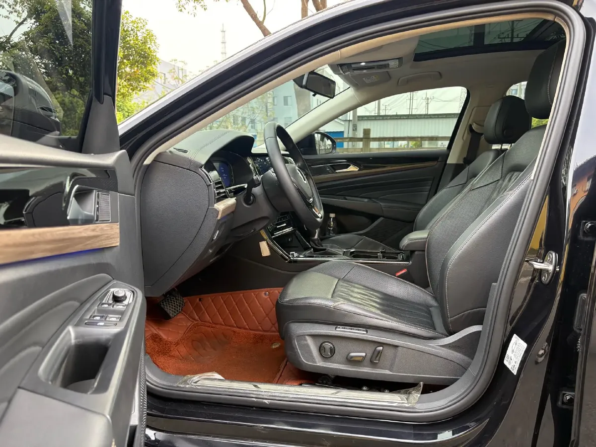 2021 Volkswagen Passat 2.0T 186HP L4 7DCT,autocango,china used car exporter,china ev exporter,chinese used car exporter,chinese used ev exporter