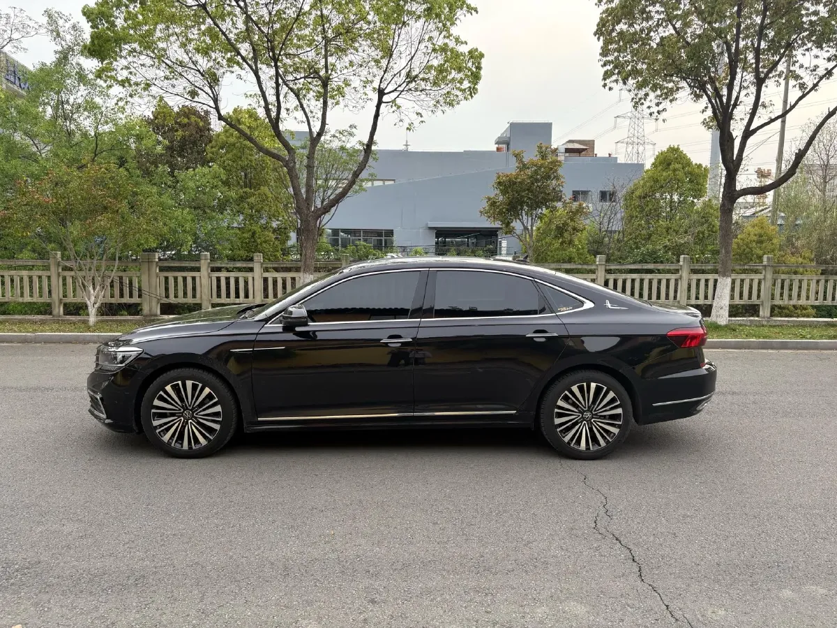 2021 Volkswagen Passat 2.0T 186HP L4 7DCT,autocango,china used car exporter,china ev exporter,chinese used car exporter,chinese used ev exporter