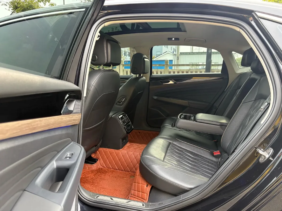 2021 Volkswagen Passat 2.0T 186HP L4 7DCT,autocango,china used car exporter,china ev exporter,chinese used car exporter,chinese used ev exporter