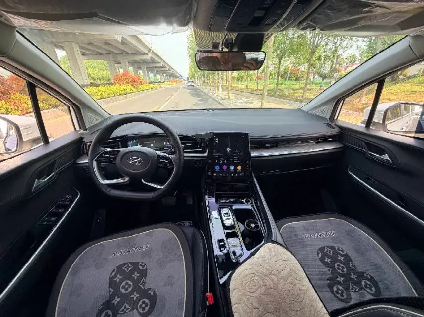 2021 Hyundai Custo 1.5T 170HP L4 8AT,autocango,china used car exporter,china ev exporter,chinese used car exporter,chinese used ev exporter