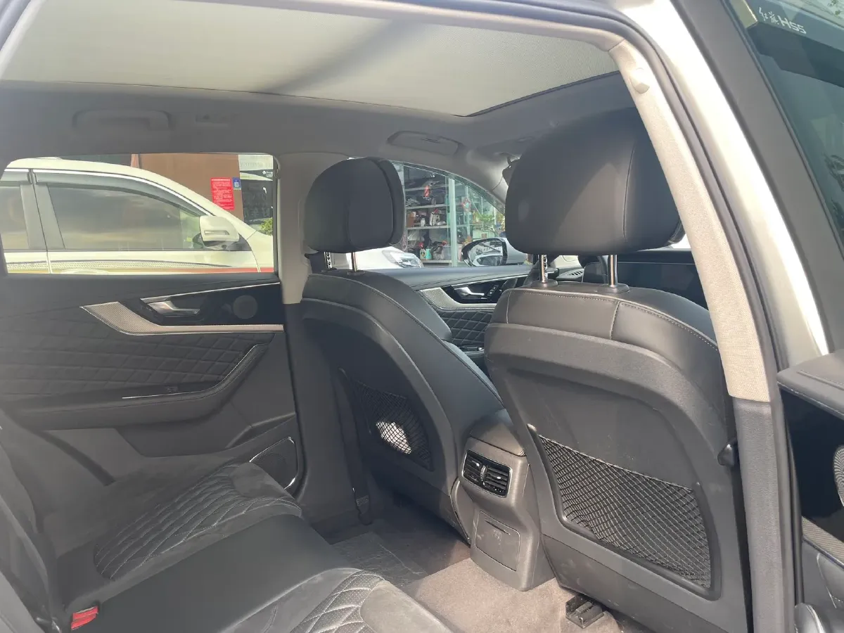 2019 HongQi HS5 2.0T 224HP L4 6AT,autocango,china used car exporter,china ev exporter,chinese used car exporter,chinese used ev exporter