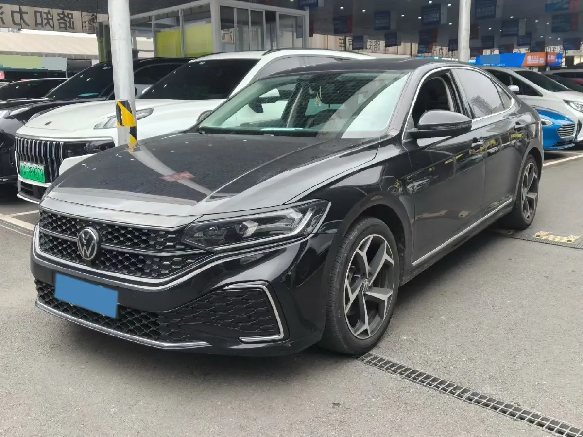 2023 Volkswagen Passat 2.0T 186HP L4 7DCT,autocango,china used car exporter,china ev exporter,chinese used car exporter,chinese used ev exporter
