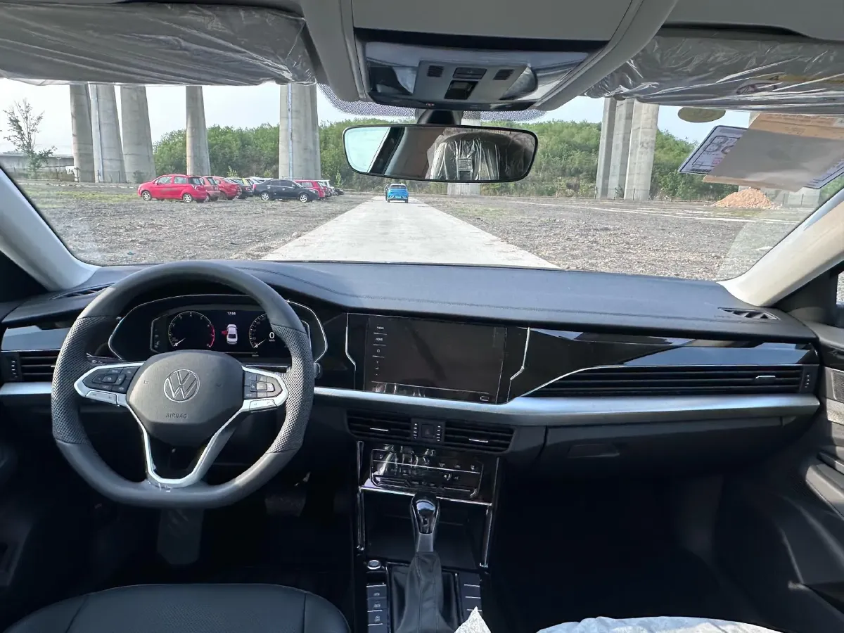 2026 Volkswagen Passat 2.0T 186HP L4 7DCT,autocango,china used car exporter,china ev exporter,chinese used car exporter,chinese used ev exporter