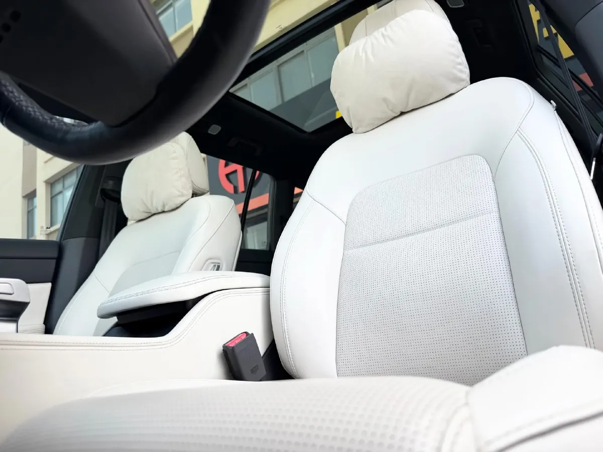 2021 Li ONE Range Extended 131HP REEV 40.5KWH,autocango,china used car exporter,china ev exporter,chinese used car exporter,chinese used ev exporter