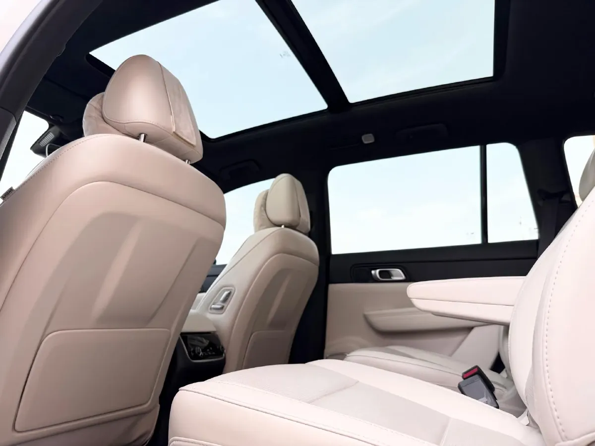 2021 Li ONE Range Extended 131HP REEV 40.5KWH,autocango,china used car exporter,china ev exporter,chinese used car exporter,chinese used ev exporter