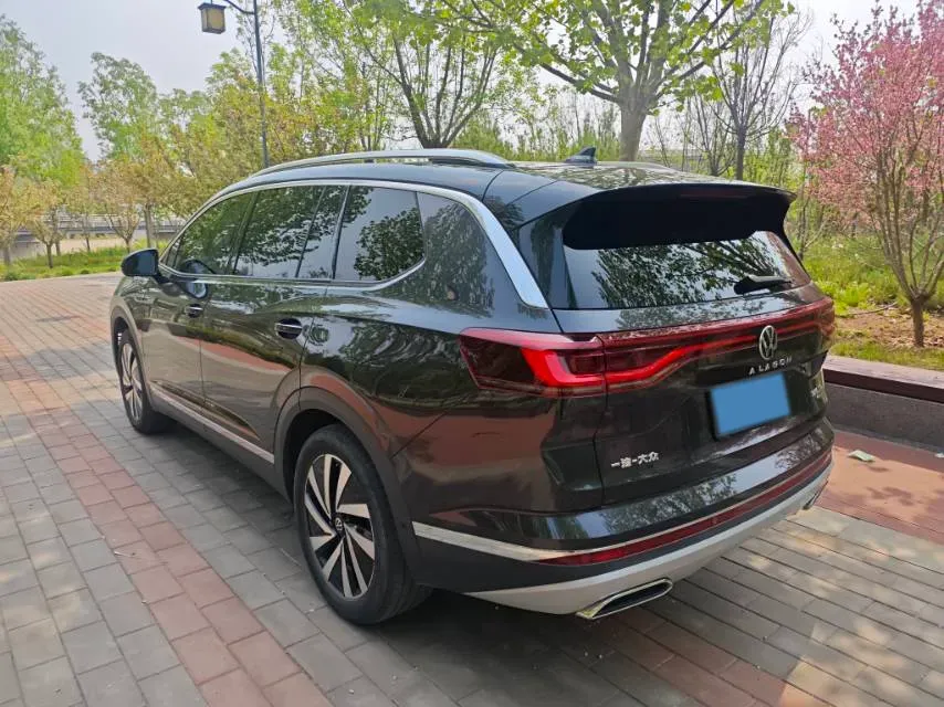 2022 Volkswagen Talagon 2.0T 220HP L4 7DCT,autocango,china used car exporter,china ev exporter,chinese used car exporter,chinese used ev exporter
