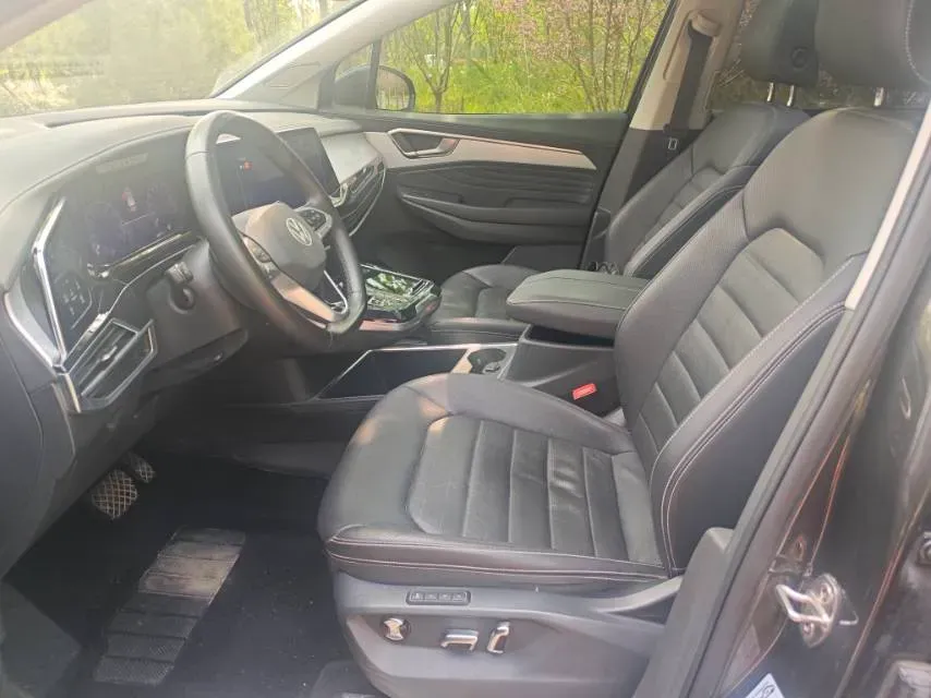 2022 Volkswagen Talagon 2.0T 220HP L4 7DCT,autocango,china used car exporter,china ev exporter,chinese used car exporter,chinese used ev exporter