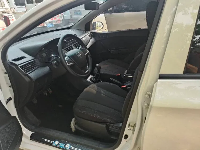 2016 BaoJun 310 1.2L 82HP L4 5MT,autocango,china used car exporter,china ev exporter,chinese used car exporter,chinese used ev exporter