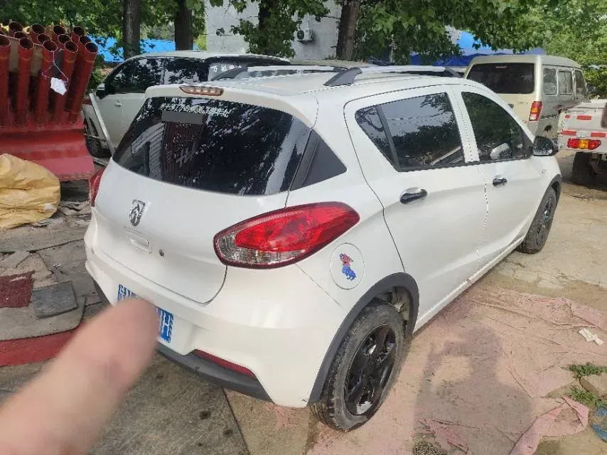 2016 BaoJun 310 1.2L 82HP L4 5MT,autocango,china used car exporter,china ev exporter,chinese used car exporter,chinese used ev exporter