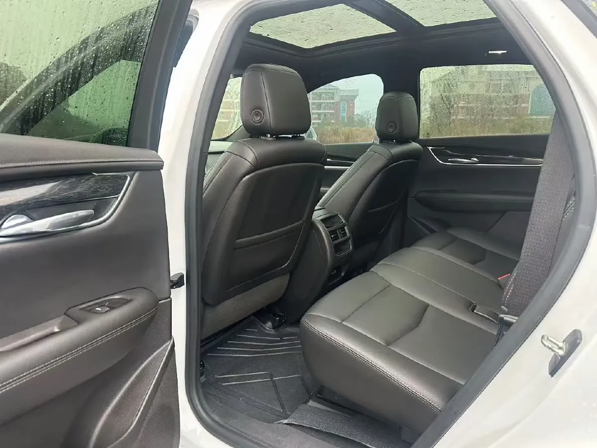 2022 Cadillac XT5 2.0T 237HP L4 9AT,autocango,china used car exporter,china ev exporter,chinese used car exporter,chinese used ev exporter