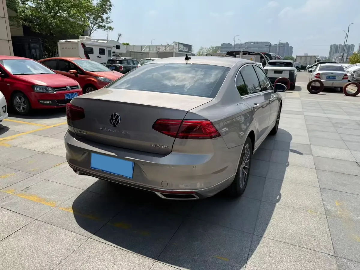 2020 Volkswagen Magotan 2.0T 186HP L4 7DCT,autocango,china used car exporter,china ev exporter,chinese used car exporter,chinese used ev exporter