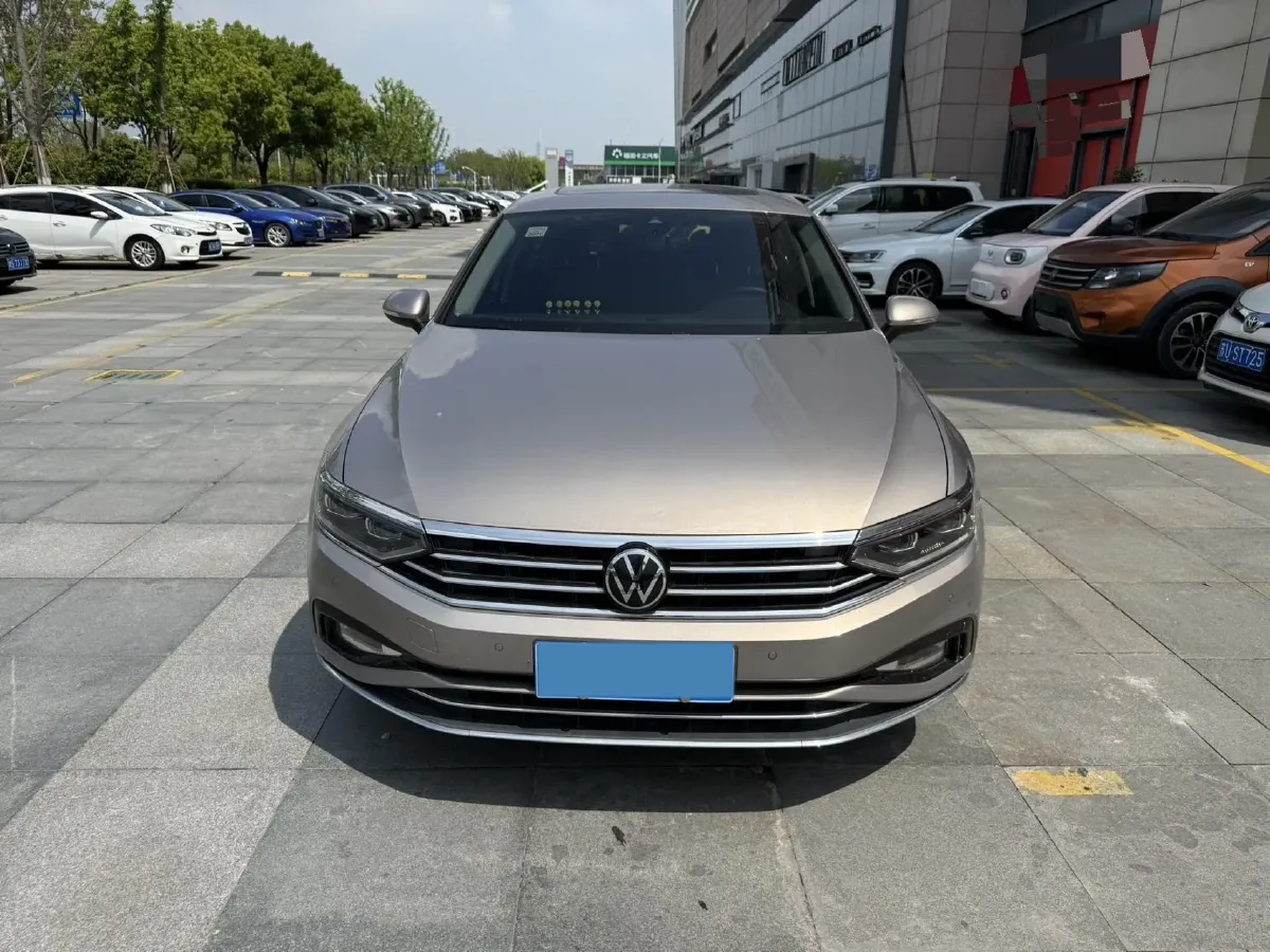 2020 Volkswagen Magotan 2.0T 186HP L4 7DCT,autocango,china used car exporter,china ev exporter,chinese used car exporter,chinese used ev exporter