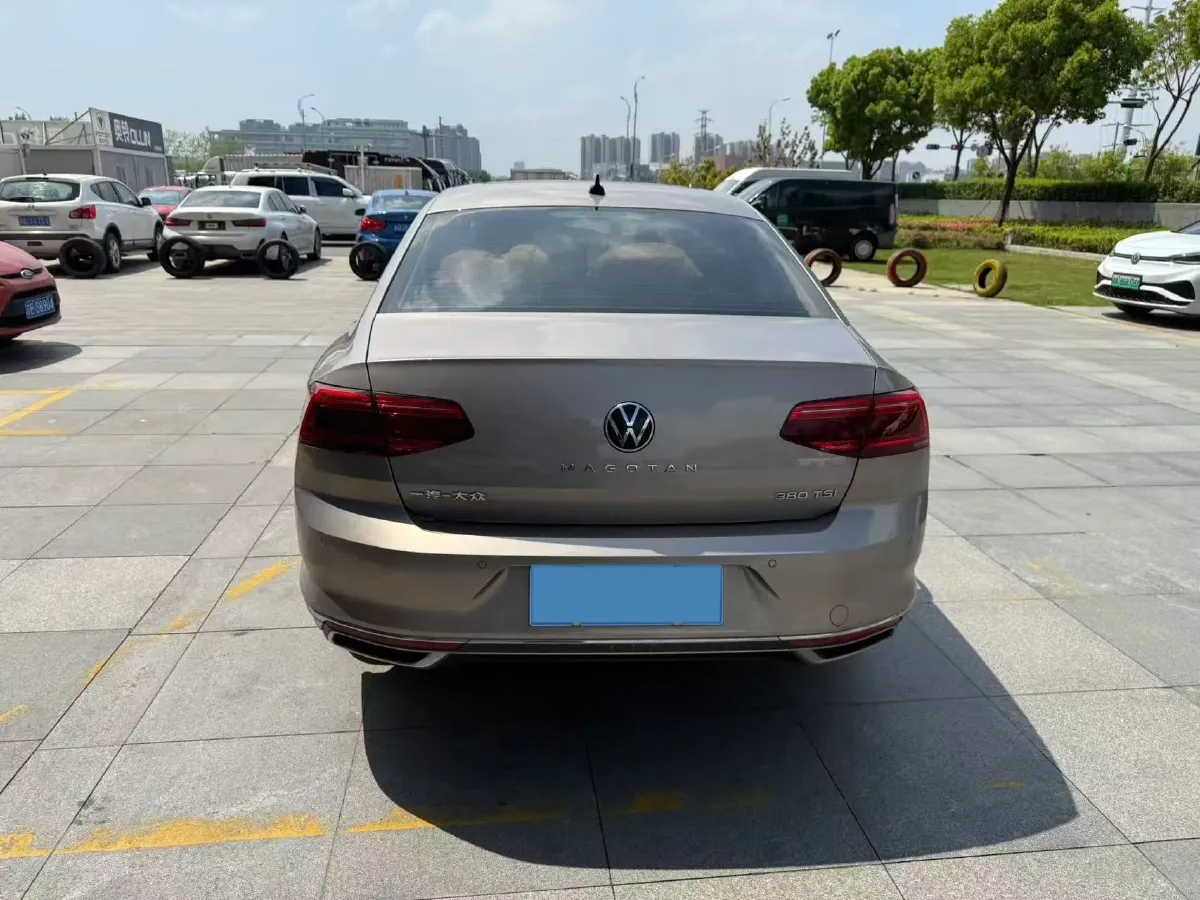 2020 Volkswagen Magotan 2.0T 186HP L4 7DCT,autocango,china used car exporter,china ev exporter,chinese used car exporter,chinese used ev exporter